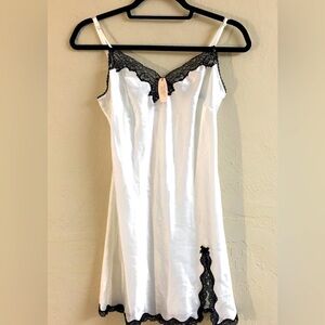 NEW Victoria’s Secret Chemise Lingerie Nightgown Small White Black Sexy …